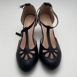 Cambridge select black kitten heels
